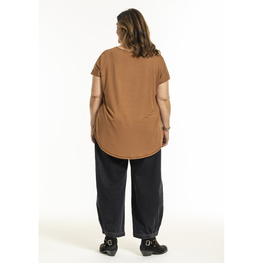 Gozzip Woman GGitte T-shirt with print T-Shirt Cognac