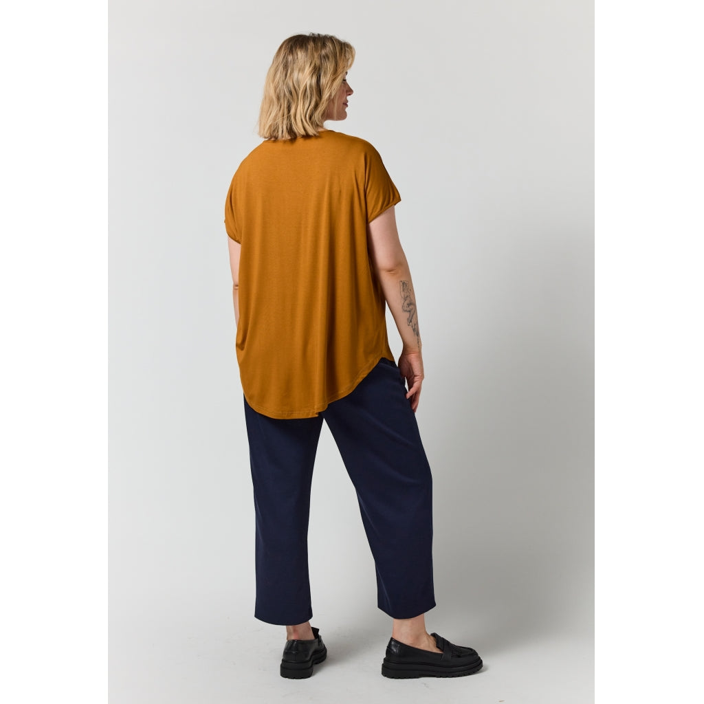 Gozzip Woman GGitte T-shirt with print T-Shirt Mustard