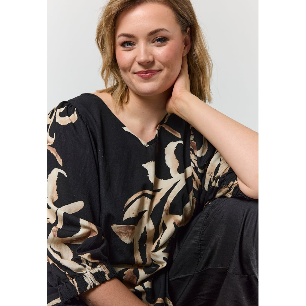 Gozzip Woman GMalou Blouse Blouse Black with offwhite brown leaves