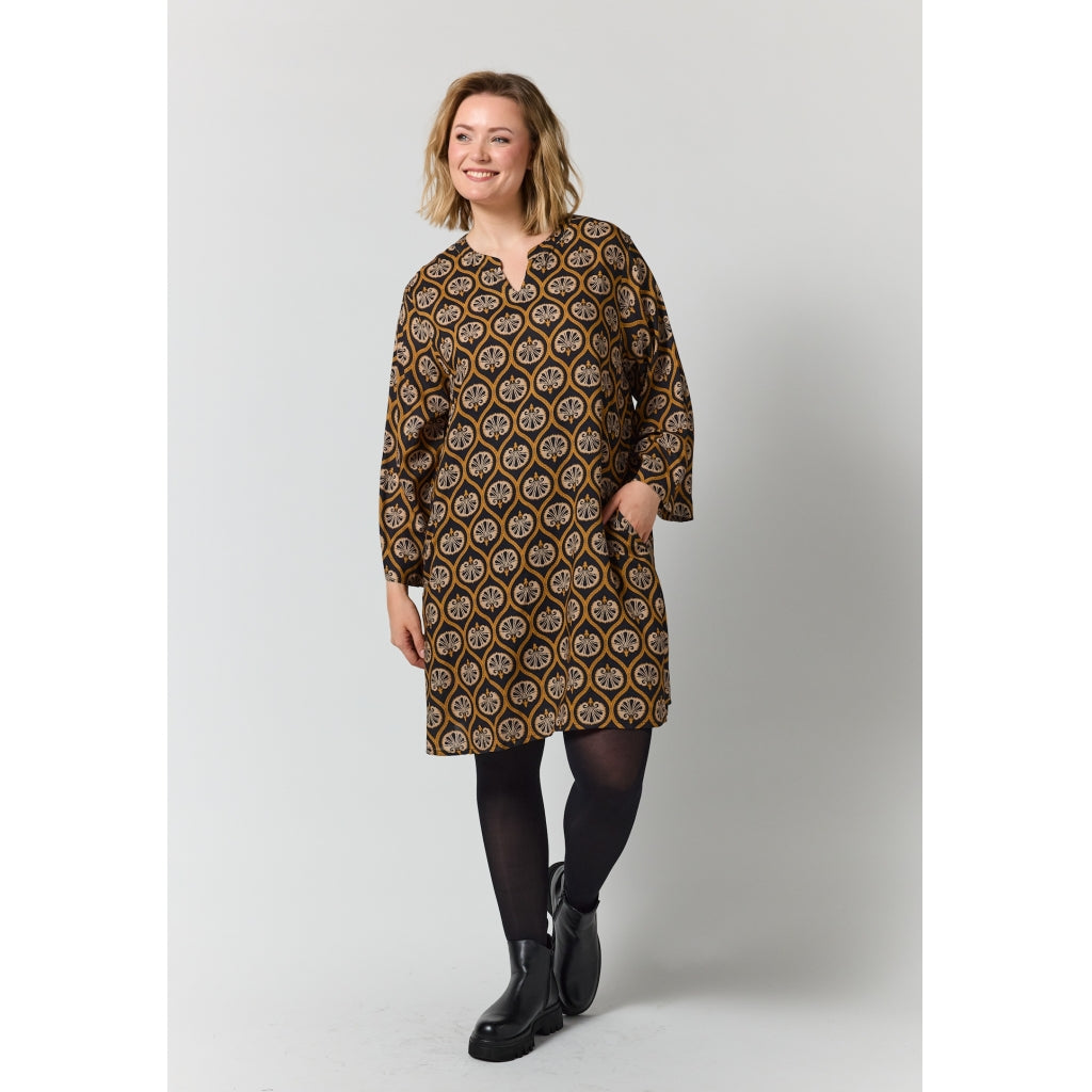 Gozzip Woman GSkuld Tunic Tunic Black with brown and sand pattern