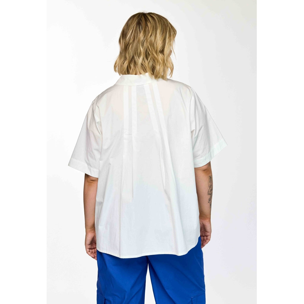 Gozzip Woman Pian Short sleeve Shirt Shirt White